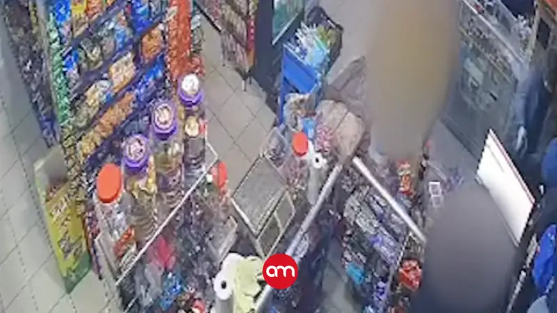 Asalto en supermercado se sale de control: Ladrón dispara y mata a cliente mientras quedaba grabado