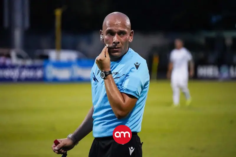 “Ya me tiene harto este argentinito”: audio del VAR pone al árbitro en el ojo del huracán por aparente xenofobia