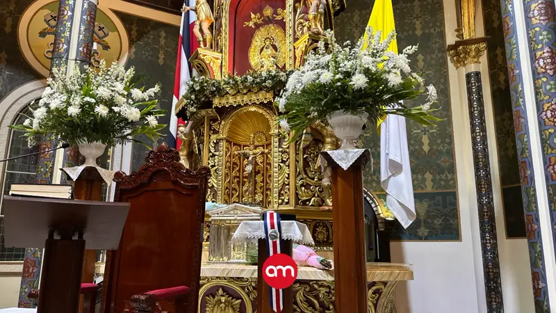 Laura Fernández sorprende en Cartago con el especial regalo que le dejó a la Negrita