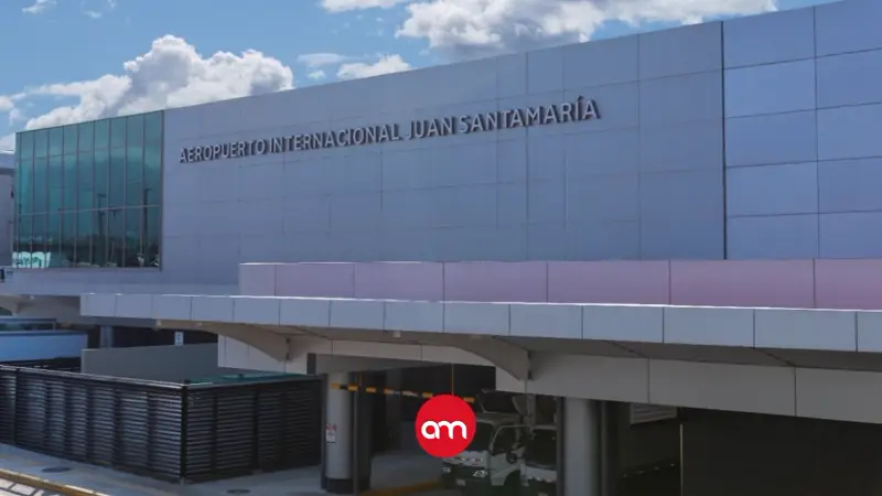 Aeropuerto Juan Santamaría rompe récord histórico y crece casi 8% en temporada alta 2025-2026