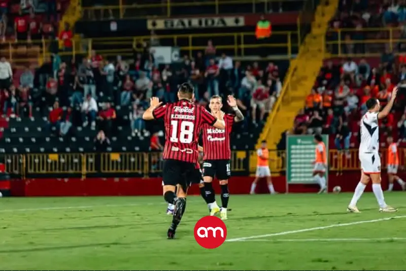 La Liga revive , golea y mantiene en alto la esperanza