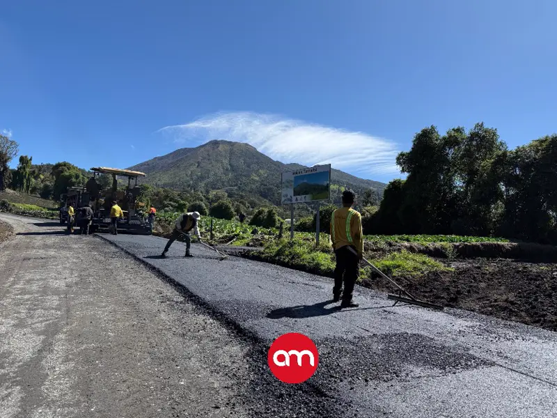 ¡Atención turistas! Ruta hacia el Volcán Turrialba estrena asfalto y mayor amplitud