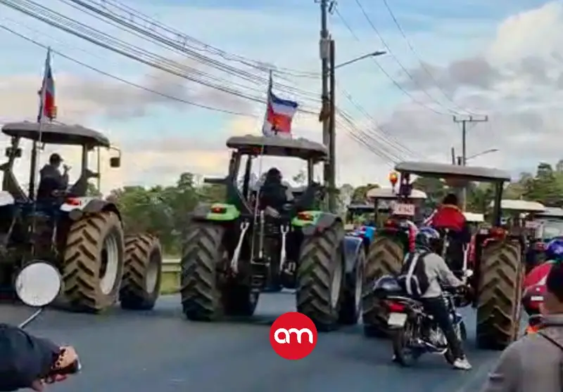 Agricultores colapsan la Florencio del Castillo con protesta de tortuguismo rumbo a Casa Presidencial