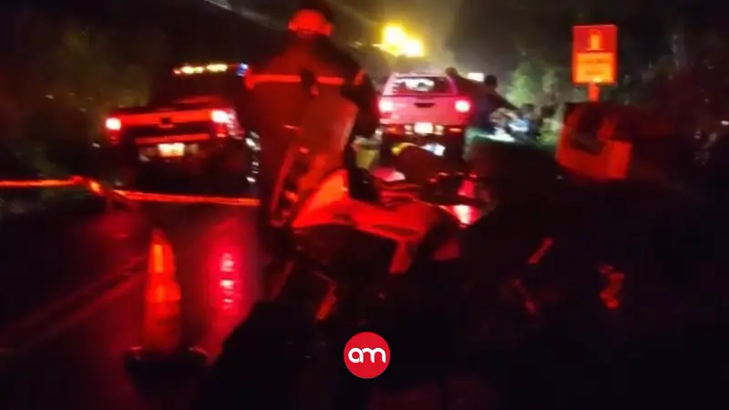 Auto conducido por un menor de edad invade carril y mata a un motociclista en Cervantes
