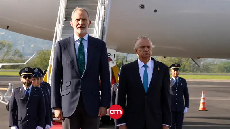 Rey de España llega Costa Rica para acompañar a Laura Fernández en su ascenso al poder