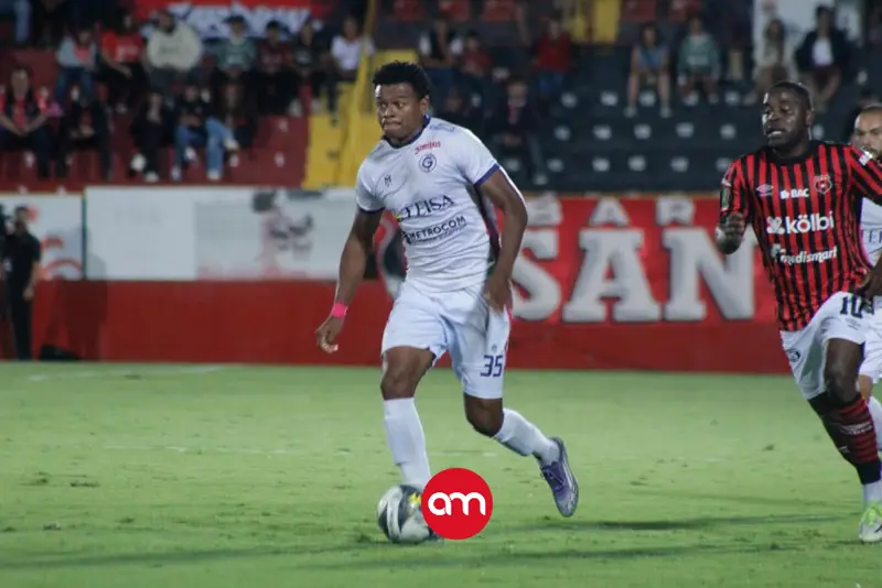 Alajuelense cede en casa ante el colero y en el momento menos indicado