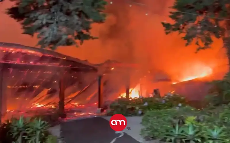 Incendio destruye por completo salón de fiestas esta madrugada