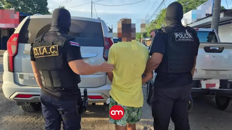 Caen dos ticos y dos extranjeros por surtir de drogas tres comunidades del país
