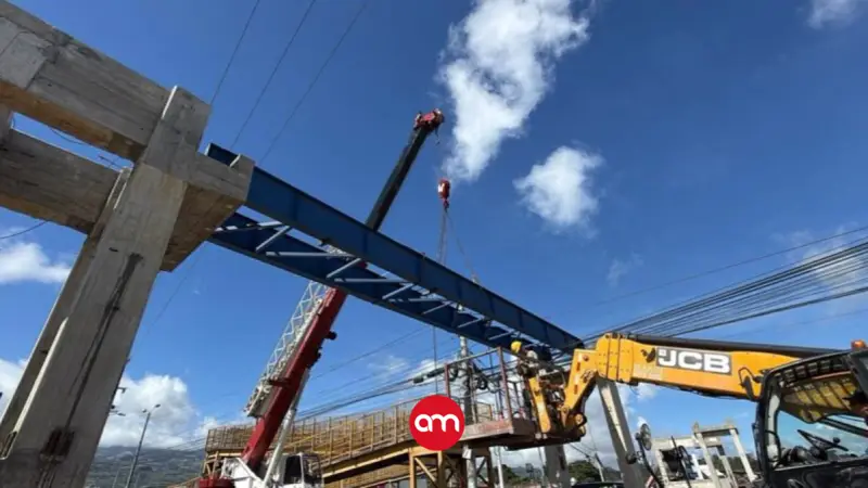¡Atención conductores! Inician cierres nocturnos en La Lima por instalación de nuevo puente peatonal