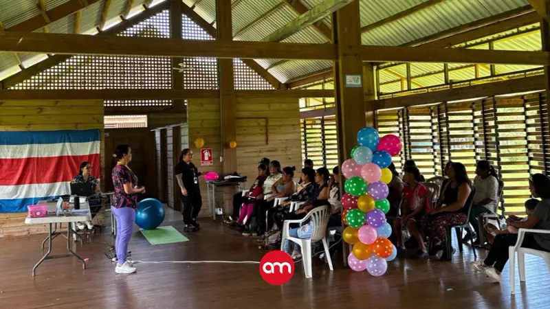 Mujeres indígenas reciben por primera vez curso de preparación para el parto cerca de sus comunidades