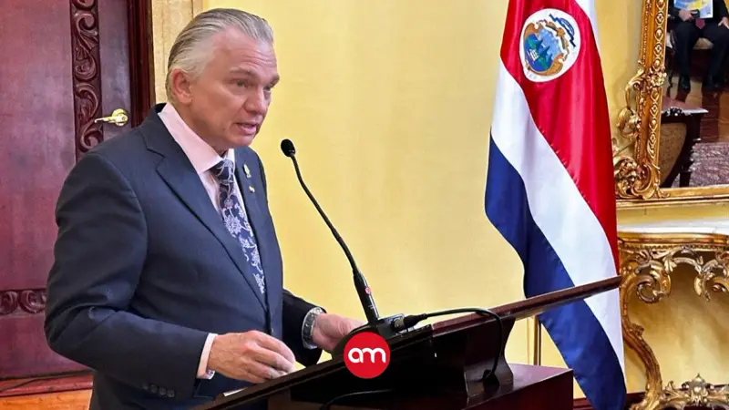 Detienen mujer por intentar extorsionar al excanciller Arnoldo André