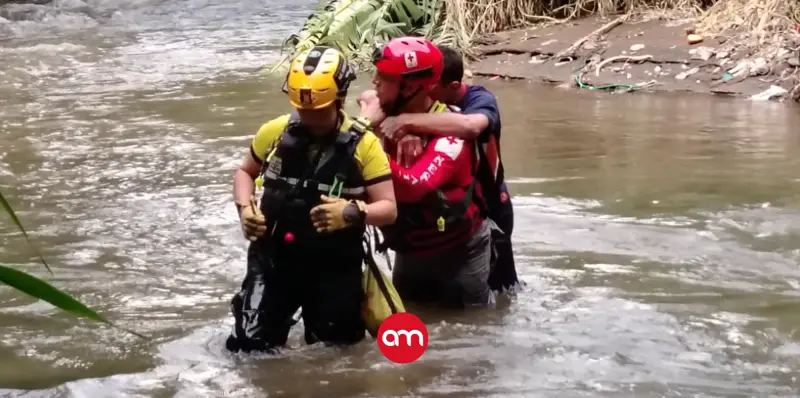 Joven grave al hospital tras caer al río Torres