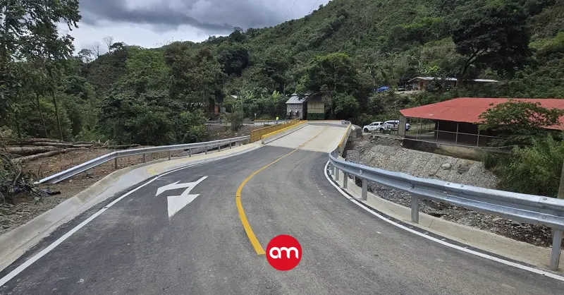 CNE finaliza importante obra vial en comunidad rural en beneficio de miles de personas