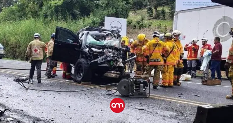Diputado Eliécer Feinzaig es trasladado vía aérea a San José tras accidente en Palmares que cobró la vida de su asistente