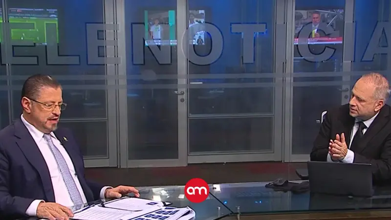 Chaves rompe veto de cuatro años y regresa al set de Telenoticias en histórica tregua mediática