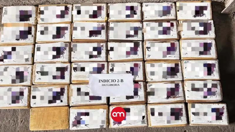 Cae conductor con casi 200 kilos de cocaína ocultos en doble fondo de su carro