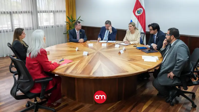 Presidenta convoca a diputados a reunión confidencial sobre seguridad y anuncia visita a Crucitas con los legisladores