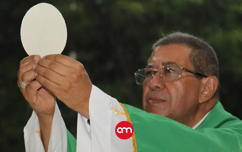 Monseñor Javier Román muestra una importante mejoría y ya respira sin asistencia médica