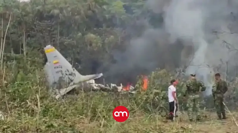 Avión militar de Colombia se estrella en zona fronteriza con Perú con más de 100 soldados a bordo