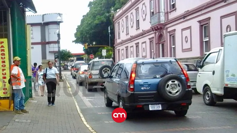 Alajuela sigue sin modernizar sus parquímetros: adjudicación lleva seis meses detenida