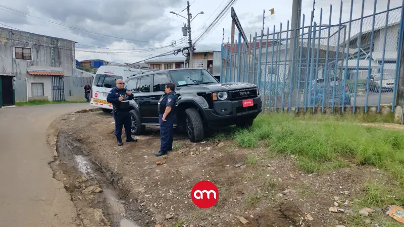 Policía frustra robo de carro recién sacado de agencia: Cuatro hombres detenidos