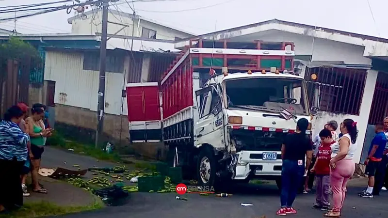 "Es un milagro que esté viva": Hospital revela estado de bebé que salió expulsada por el parabrisas de un camión en Cartago