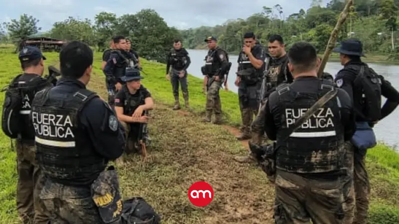 Policía se enfrenta a oreros armados con pistolas, machetes y tubos en Cerro Cochuditas
