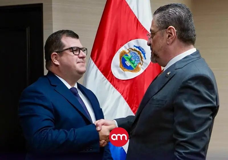 Ministro de Comunicación niega acusación de violación y asegura que hechos ocurrieron con consentimiento