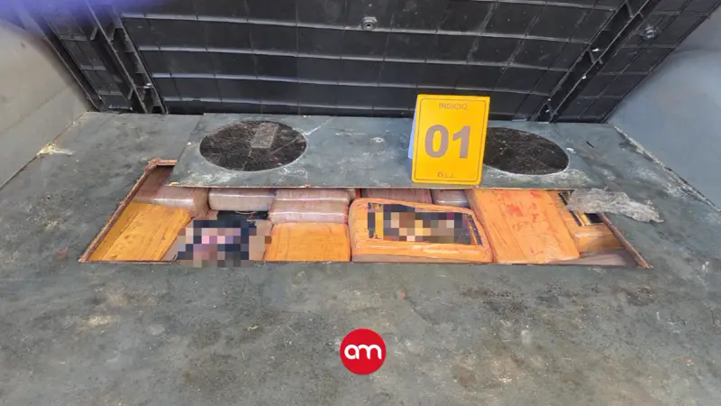 Padre viajaba con sus dos hijos en carro cargado con casi media tonelada de cocaína