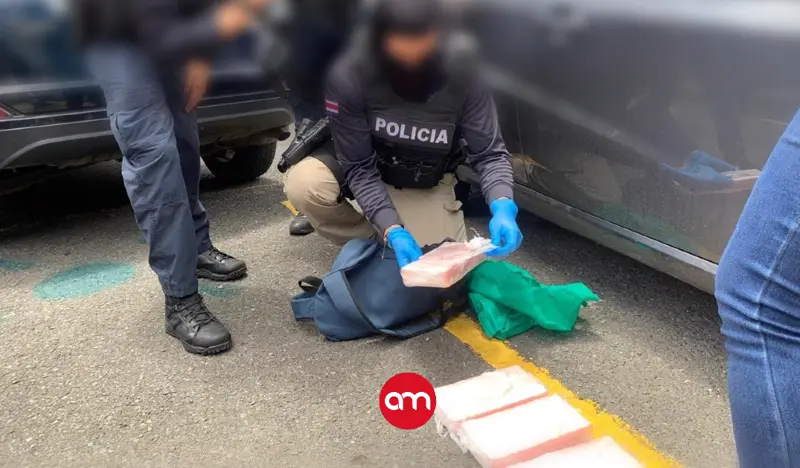 Detenidos por el MSP con apoyo de la DEA en Escazú trasegaban cinco kilos de cocaína