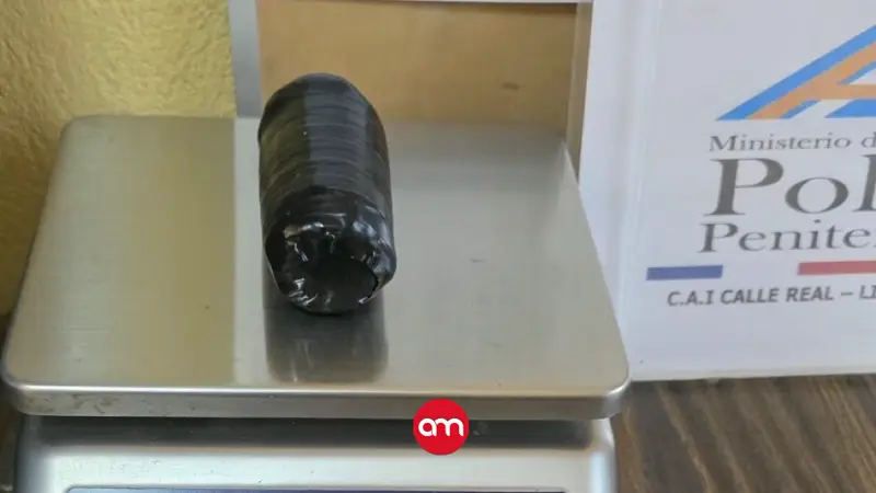 Sorprenden a reo con paquete de droga entre sus piernas tras recibir visita