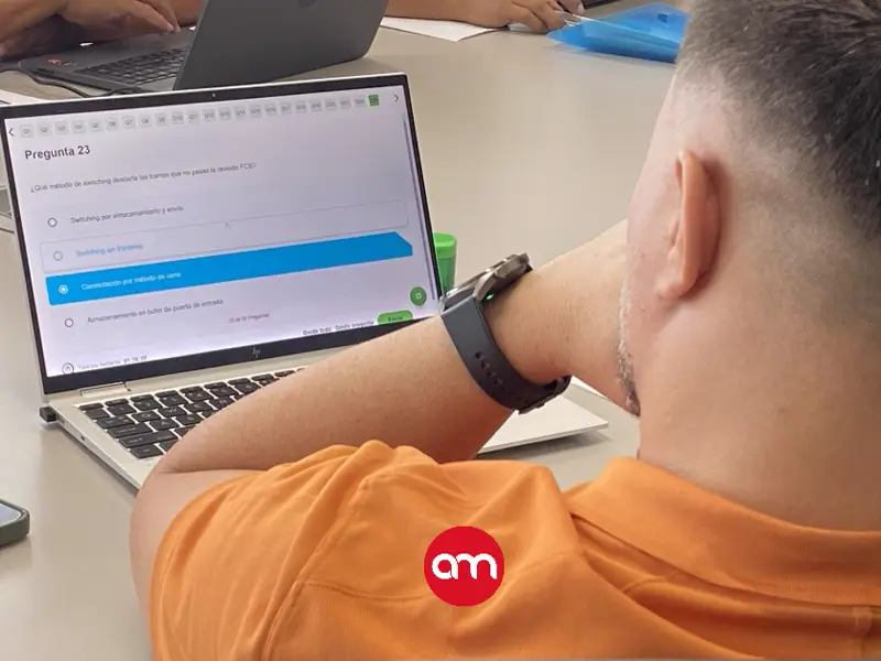 Costa Rica apuesta por el futuro digital: docentes se certifican para formar a la próxima generación tecnológica