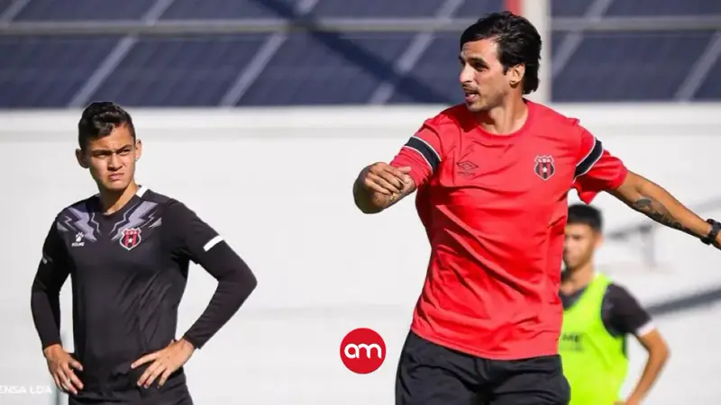 Bryan Ruiz se ve listo para dirigir a Alajuelense, pero pone una condición antes de dar el salto