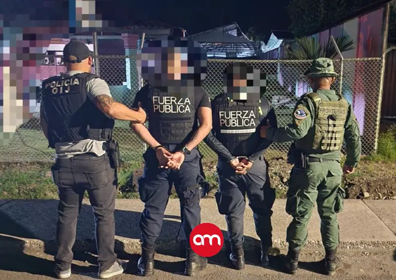 Caen dos policías en la frontera por cobros ilegales a turistas en paso hacia Panamá