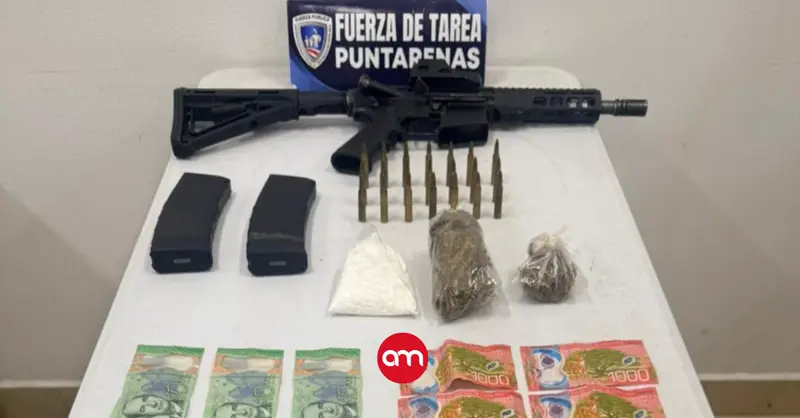 Hombre capturado cuando estaba en plena vía pública con un fusil de asalto y drogas