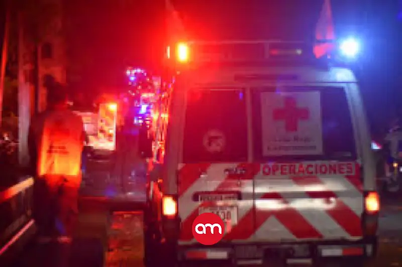 Conductor de bicimoto muere al estrellarse contra un camión