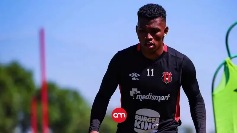 Alajuelense pierde a uno de sus nuevos fichajes por una grave lesión tras un golpe accidental en un entrenamiento
