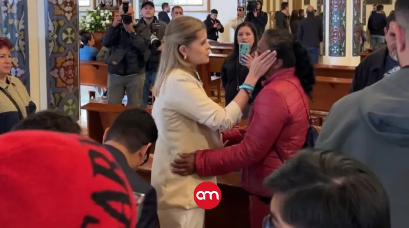 Lágrimas y política: Laura Fernández protagoniza momento emotivo en la Basílica de Los Ángeles