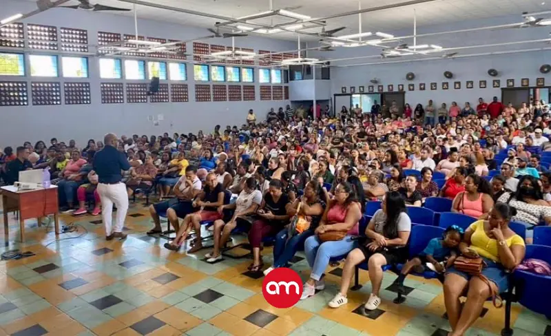 Una “escuela” que está transformando familias y cambiando historias en las aulas