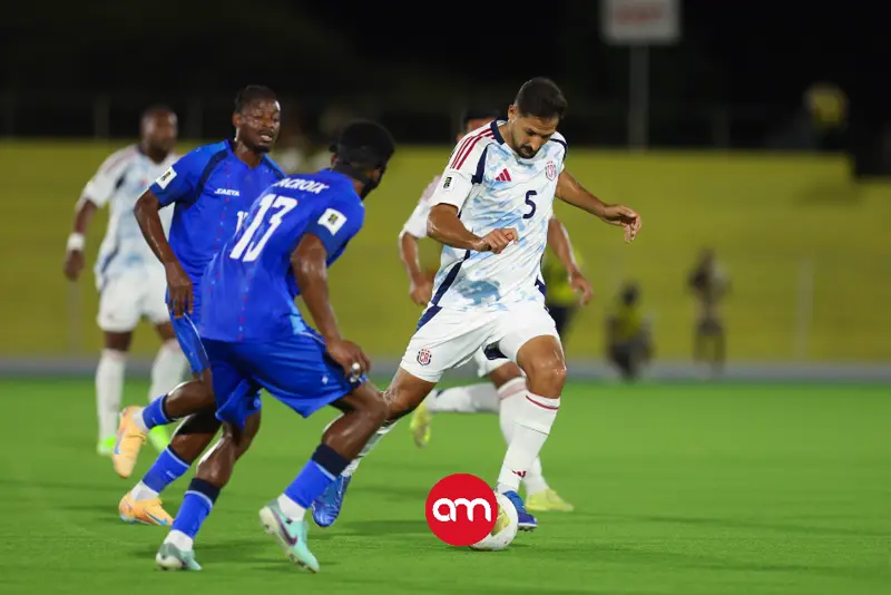 Costa Rica se encierra y se aferra a un milagro antes del último juego contra Honduras