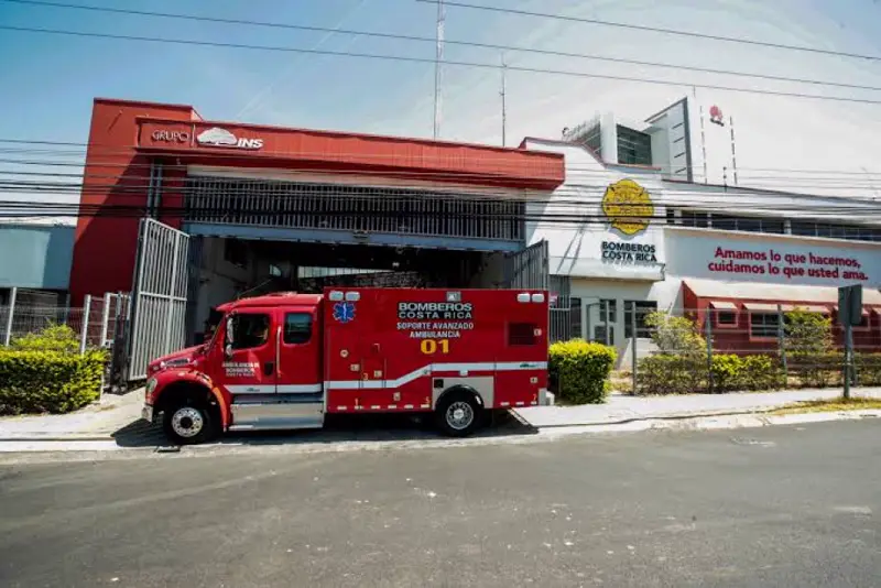 Tensión en Pavas: investigan posible atentado con artefacto explosivo en estación de Bomberos