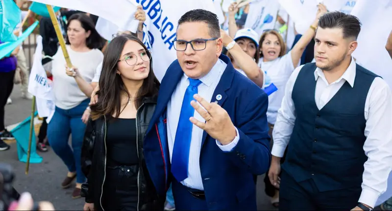 Fabricio Alvarado responde tras acusación de abuso sexual a Laura Fernández