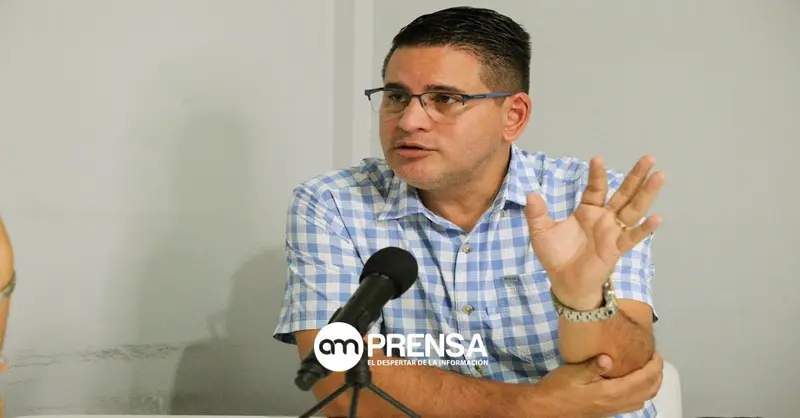 Fabricio Alvarado sale del país en medio de cuestionamientos y antes del fin de su inmunidad
