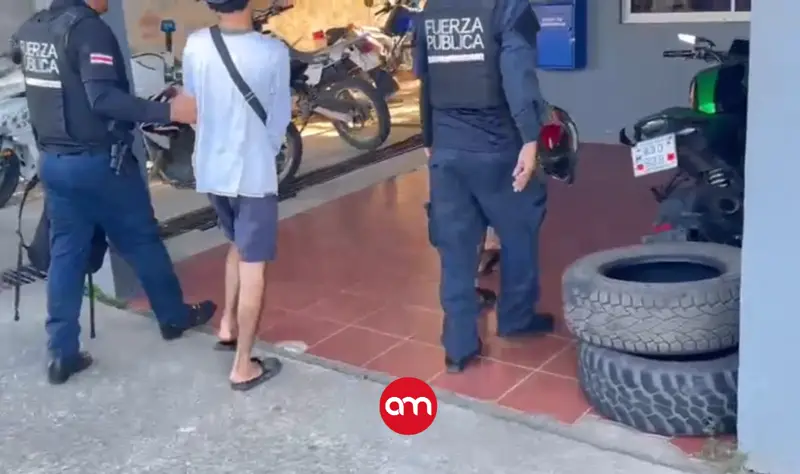 Jóvenes de 15 y 18 años detenidos cuando trasegaban cargamento de droga