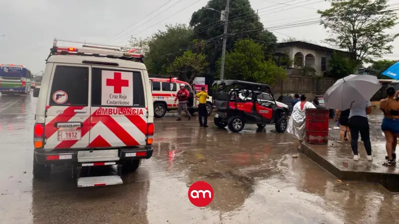 Personas evacuadas con familiares y a una iglesia por inundaciones en Guanacaste