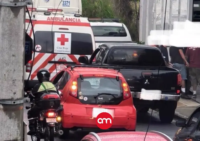 Acribillan hombre dentro de venta de carros en Desamparados