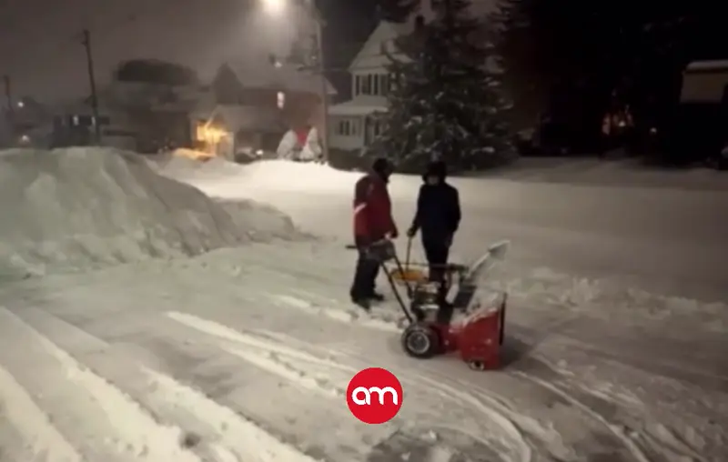 Vea cómo un vecino salva a Elías Alvarado de la nieve