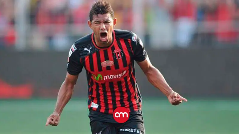 “Me escupieron todo”: Armando Alonso recuerda su primera celebración con Alajuelense tras su pasado morado