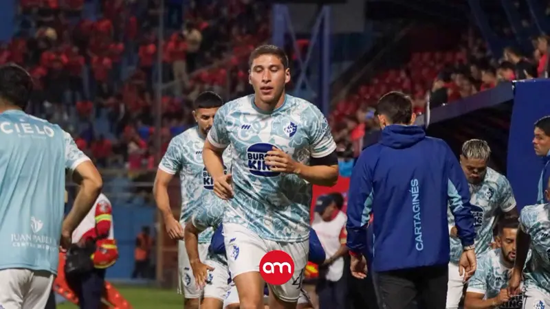Luis Olivas enciende las alarmas en Cartaginés tras lesión ante Motagua