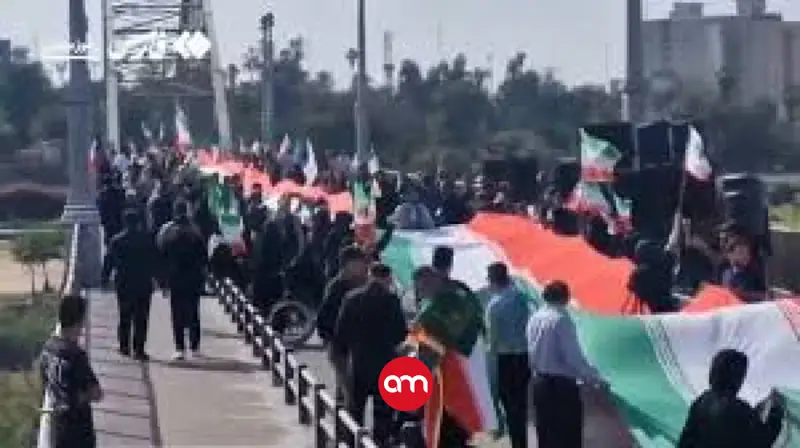 (Vídeo) Cadenas humanas en Irán desafían amenazas de Trump en medio de tensión por el estrecho de Ormuz